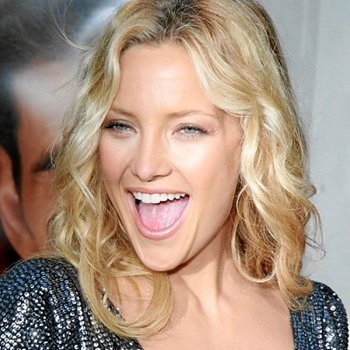 Kate Hudson long wavy down hairstyle